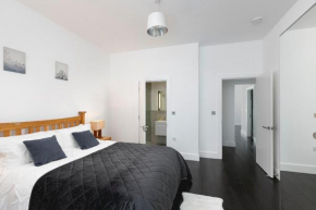 Georgian 2-Bed Flat in Reading